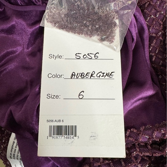 NWT Mac Duggal Evening 5056D Long Sleeve Beaded High Slit Gown in Aubergine Sz 6 - Picture 15 of 16
